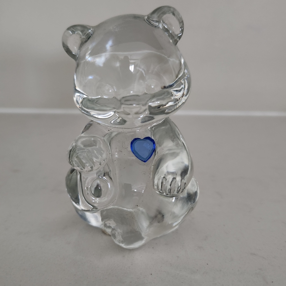 Fenton Crystal Bear with Blue Heart Accent